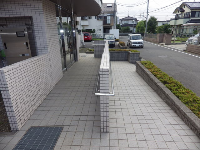 マンション　ラ・ベルヴィのエントランス