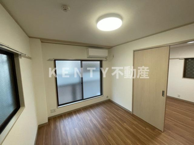 【洋室】 | 石川コーポ | 落ち着いた色調の洋室です