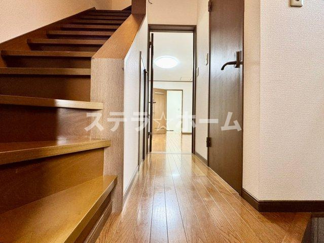 南正雀2 中古戸建の玄関|明るい玄関です