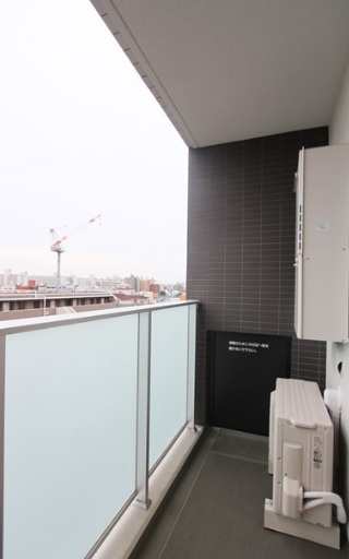ＧＥＮＯＶＩＡ板橋　ｗｅｓｔ　ｇｒｅｅｎ　ｖｅｉｌのバルコニー