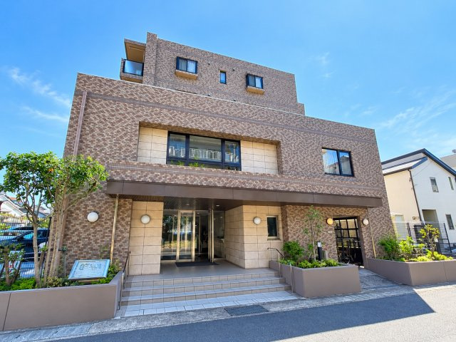 【エントランス】 | 愛甲石田駅９分 | オートロック