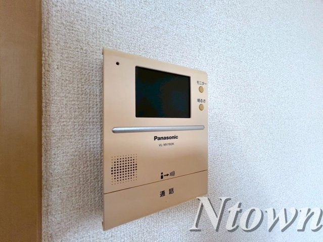 【セキュリティ】 | コーポなずな | モニタ付きインターホンです。
