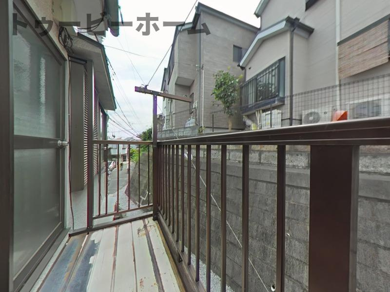 小手指ガーデン戸建のバルコニー|外からの目が気にならないバルコニーで洗濯物が干せます