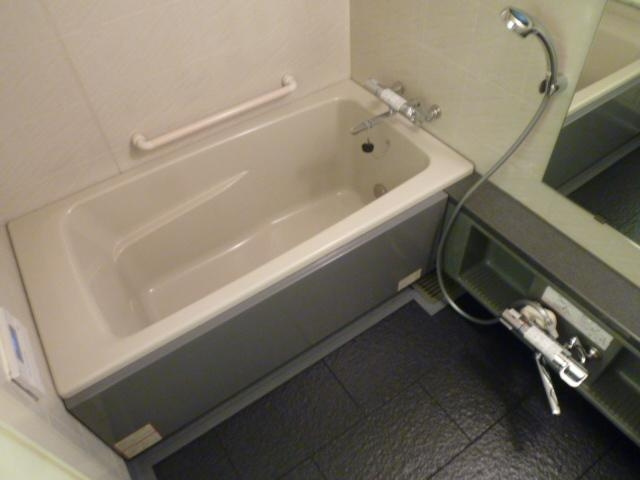 エスリード三宮フラワーロードの浴室