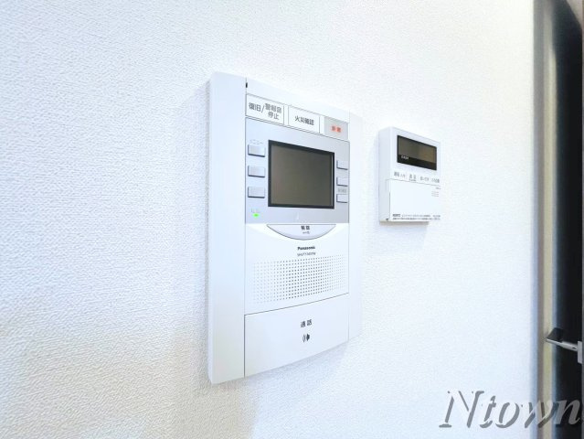 【セキュリティ】 | プレサンス丸の内リラティ | モニター付きインターホンです。
