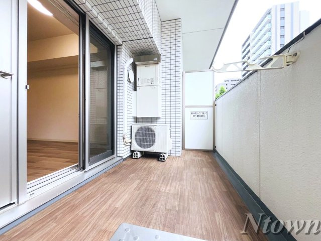 【バルコニー】 | プレサンス丸の内リラティ | 外からの目が気にならないバルコニーで洗濯物が干せます