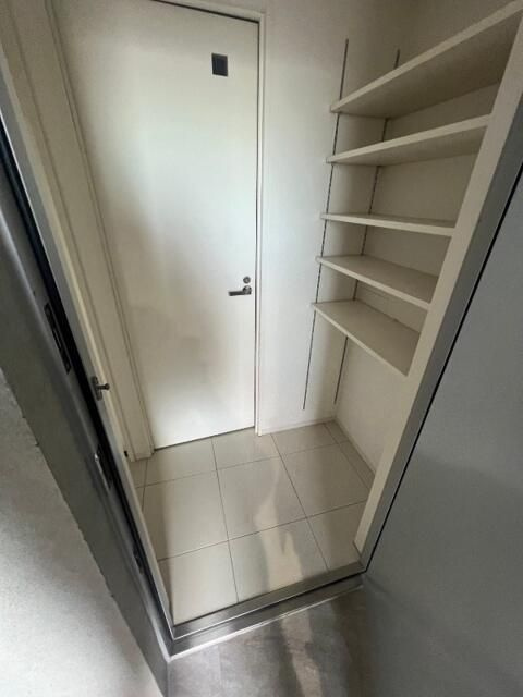 ＣＲＥＡＬ三軒茶屋の玄関|落ち着いた玄関です