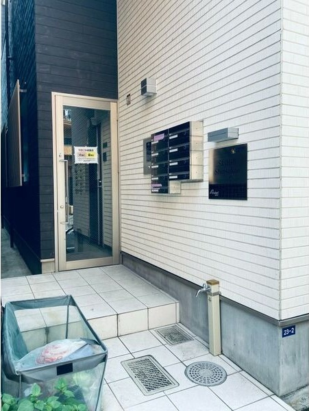 スカイヒル新栄のエントランス