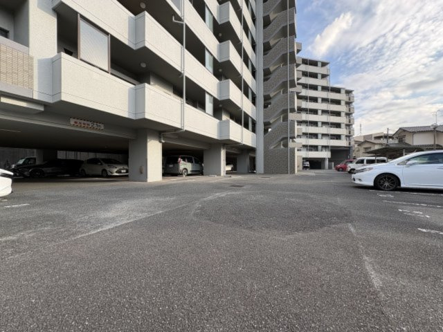 アーサー博多南ステーションの駐車場|敷地内駐車場