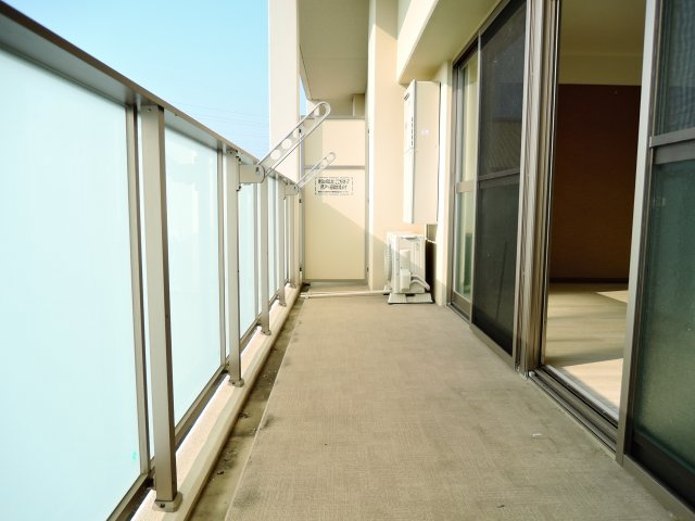 【バルコニー】 | フロイデ川添