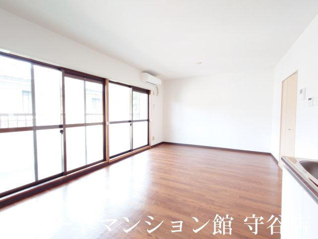 NKマンション第2の居間・リビング