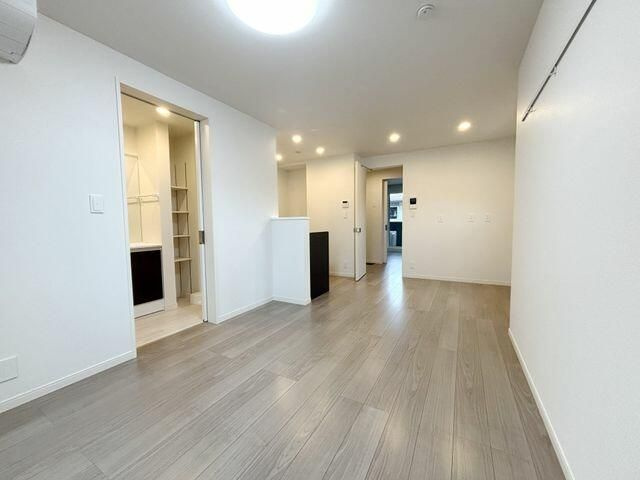 ＦＵＪＩＳＯＲＡ　ＣＯＵＲＴ　ＳＨＩＭＯＵＭＡの居間・リビング|こちらのリビングで趣味の時間をお楽しみください
