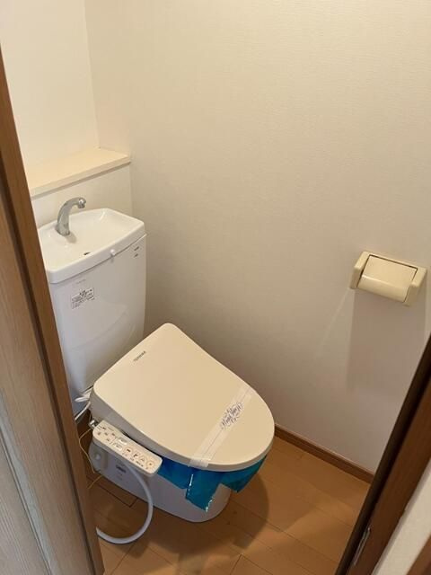 アーバンプレイス上野毛のトイレ|落ち着いた色調のトイレです