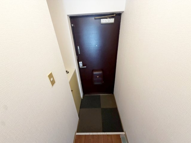 リアライズ上新庄の玄関