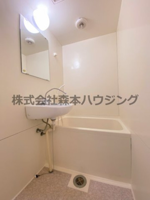 【浴室】 | 　ヒカリハイツ | お風呂で日々の疲れを落としましょう