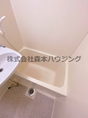 【浴室】 | 　ヒカリハイツ | 日々の暮らしに欠かせないお風呂です