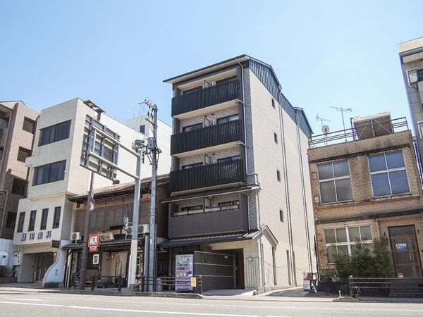 J＆N三条神宮前の画像