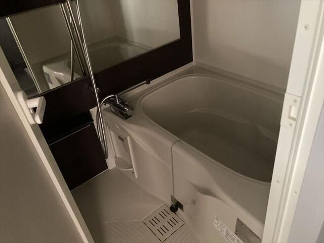 グランドソレイユ鷹番の浴室|コンパクトで使いやすいお風呂です
