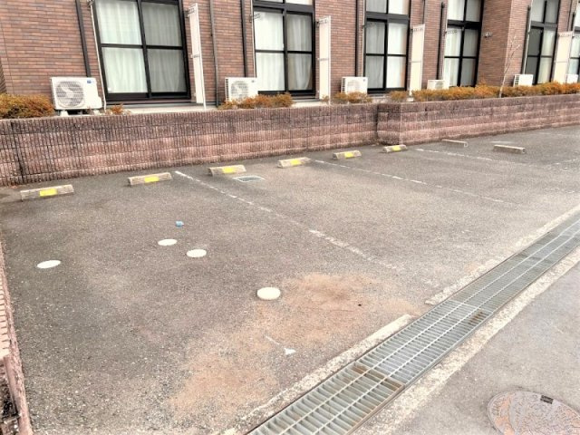 【その他】 | レオパレスブラウニー | 駐車場は別料金となります。