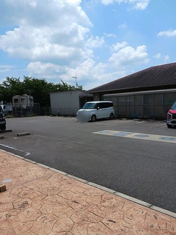フォルトゥーナ　Ⅱの駐車場