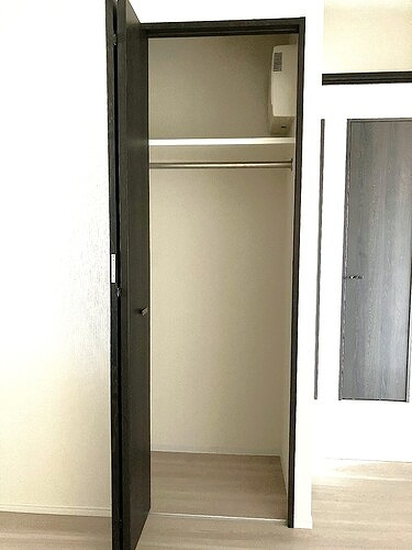 ライオンズ広島加古町の収納|洋室（約5.2畳）のクロゼット　※内装工事前