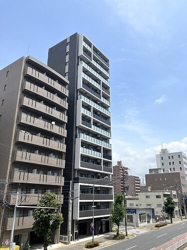 プレイス白壁のエントランス|建物外観　左側からの別角度　※2026年07月撮影