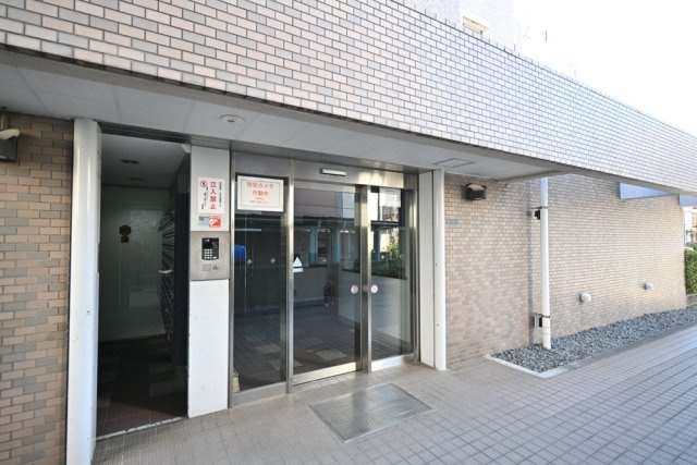 グリーンプラザ東あずまのエントランス
