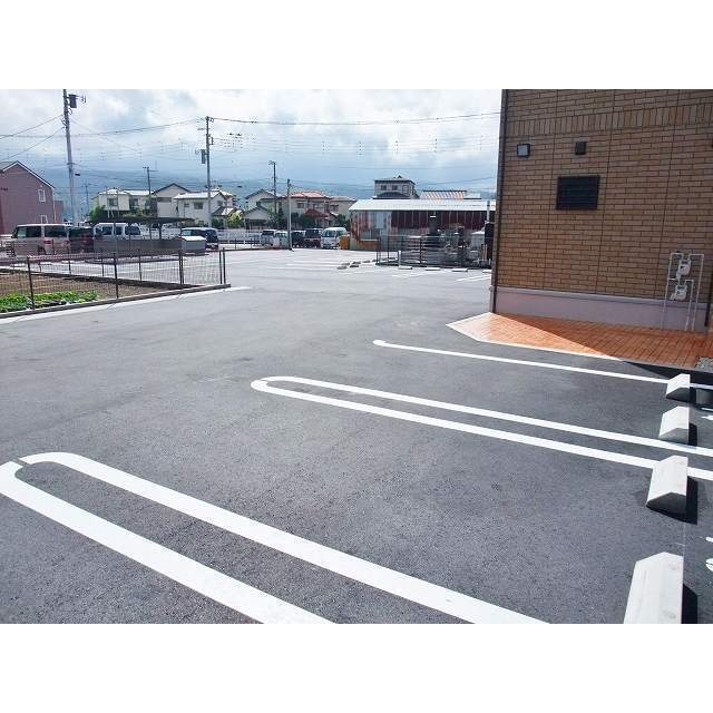 M.フィールドの駐車場
