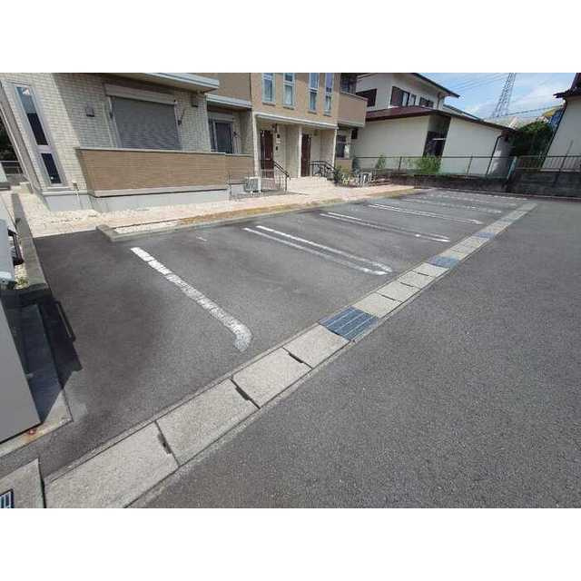 シンフォニーの駐車場