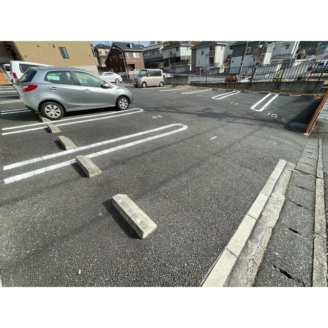 フォレスト　Ａの駐車場