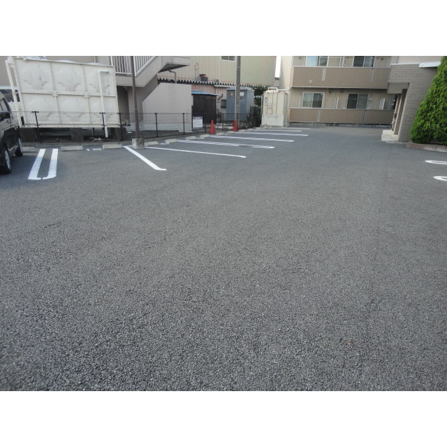 グラン　ソフィアの駐車場