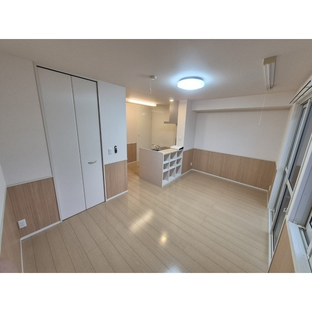 メゾン四日町の居間・リビング