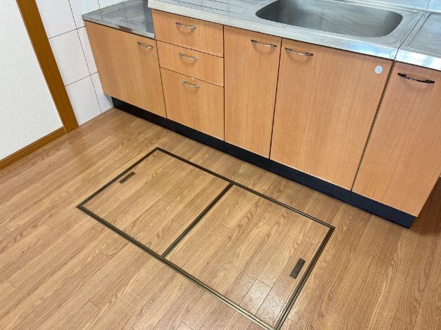 サンモールパレスのキッチン|床下収納（イメージ）