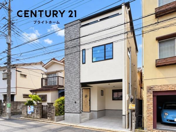 川崎市川崎区東門前３丁目の新築一戸建の前面道路含む現地写真|前面道路が広いので、安心して駐車可能です！
是非現地へお越しください。
※外構部分は現在工事中になりCGで参考写真です。