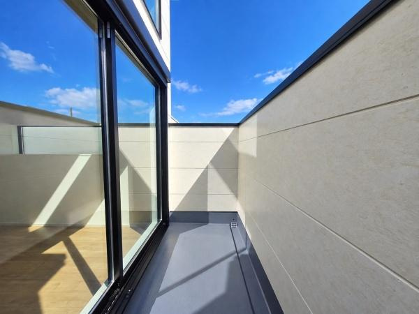横浜市戸塚区深谷町の新築一戸建のバルコニー|陽当り良好のバルコニー！
風通しもよく気持ちいいです