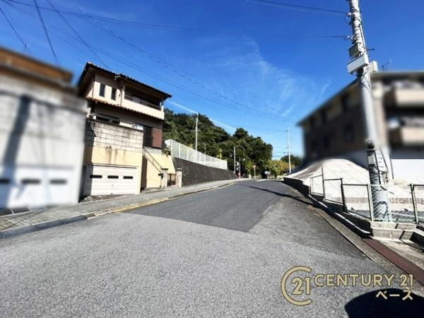 北葛城郡王寺町畠田８丁目　一戸建の前面道路含む現地写真|■現地撮影写真■前面道路も広々としていて安心！