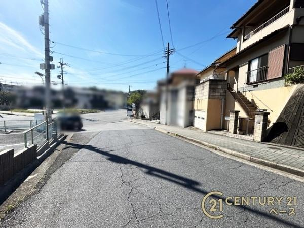 北葛城郡王寺町畠田８丁目　一戸建の前面道路含む現地写真|■落ち着いた雰囲気の住宅地です！ぜひお気軽にお問い合わせください！