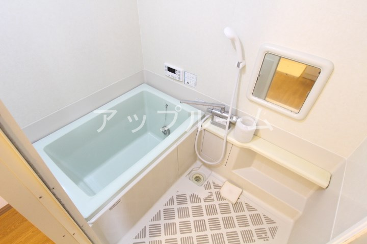 栄ハイムの浴室