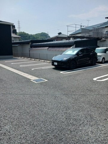 ビサイドＢの駐車場