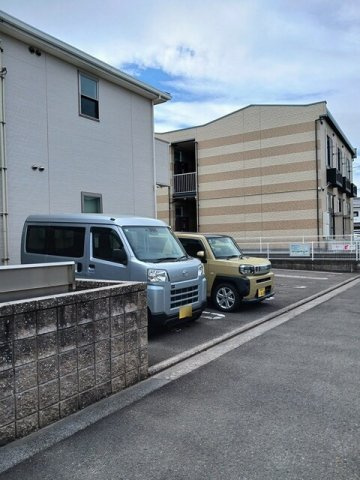 フォルトゥーナ　Ⅱの駐車場