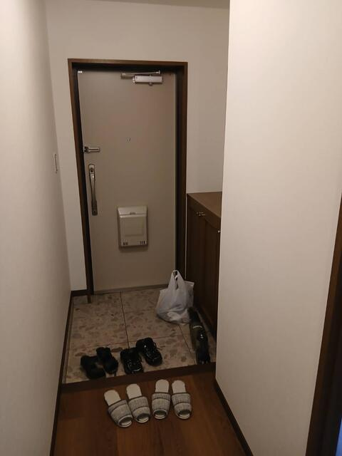 中古マンション）ジーオー尾西の玄関