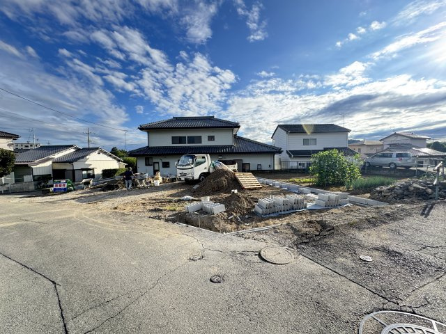 新築　高崎市倉賀野町1期　LIGNAGE　１号棟の前面道路含む現地写真|現地写真　北側接道幅員約3.5ｍ　北東側接道幅員約4.5ｍ　東側接道幅員約4.5ｍ