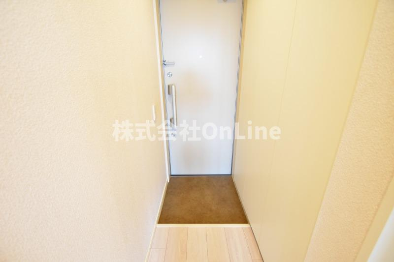 東大阪市大蓮東２丁目のアパートの玄関