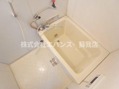 【浴室】 | ベルゾーネ仁戸名 | きれいなお風呂です