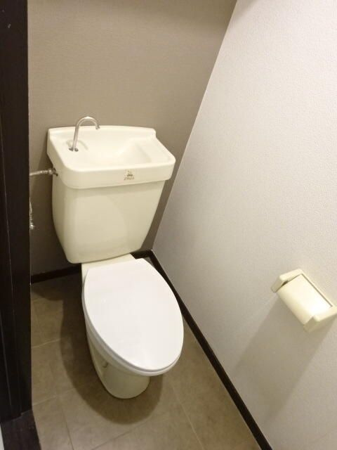クレメゾン天沼のトイレ
