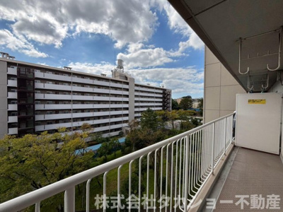 【バルコニー】 | 東千葉ハイツ　参号棟 | バルコニーからの眺めを楽しみながら食事をしませんか