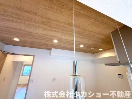 【キッチン】 | 東千葉ハイツ　参号棟 | キッチン天井はオシャレに木目調のクロスを。