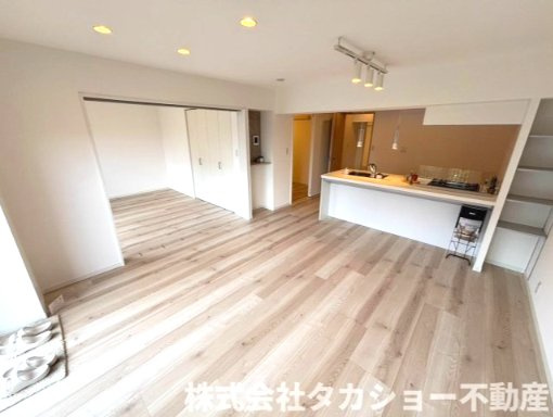 【居間・リビング】 | 東千葉ハイツ　参号棟 | ゆったりとした居間です