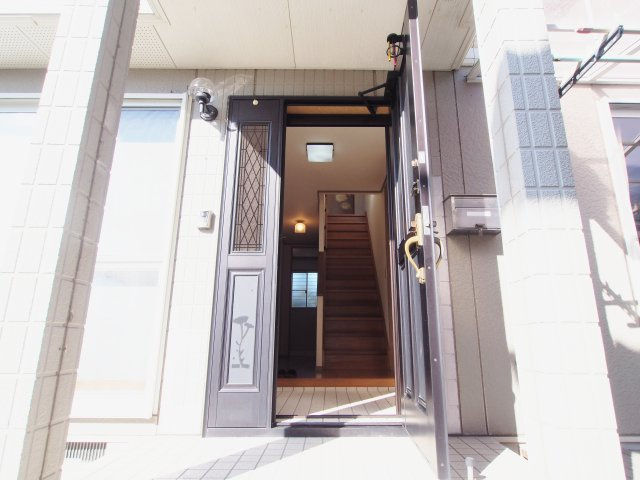 広島市安芸区上瀬野町の一戸建ての玄関