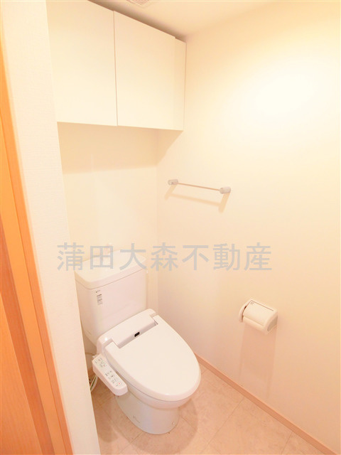 グリーンパルコンのトイレ|棚収納+温水暖房便座付きのトイレ
